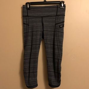 Lulu lemon cropped leggings size 4